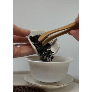 Ли Чжи Хун Ча (Чай с соком личи) 荔枝红茶 - красный чай