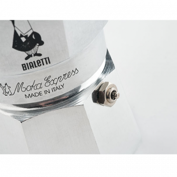Гейзерная кофеварка Bialetti MOKA EXPRESS на 3 чашки